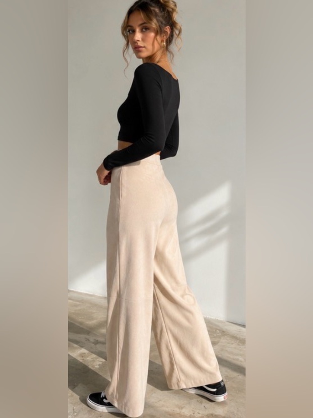 HYFVE Desert Breeze Faux Suede Wide Leg Pants | Cream Beige NWT Medium - Picture 2 of 3
